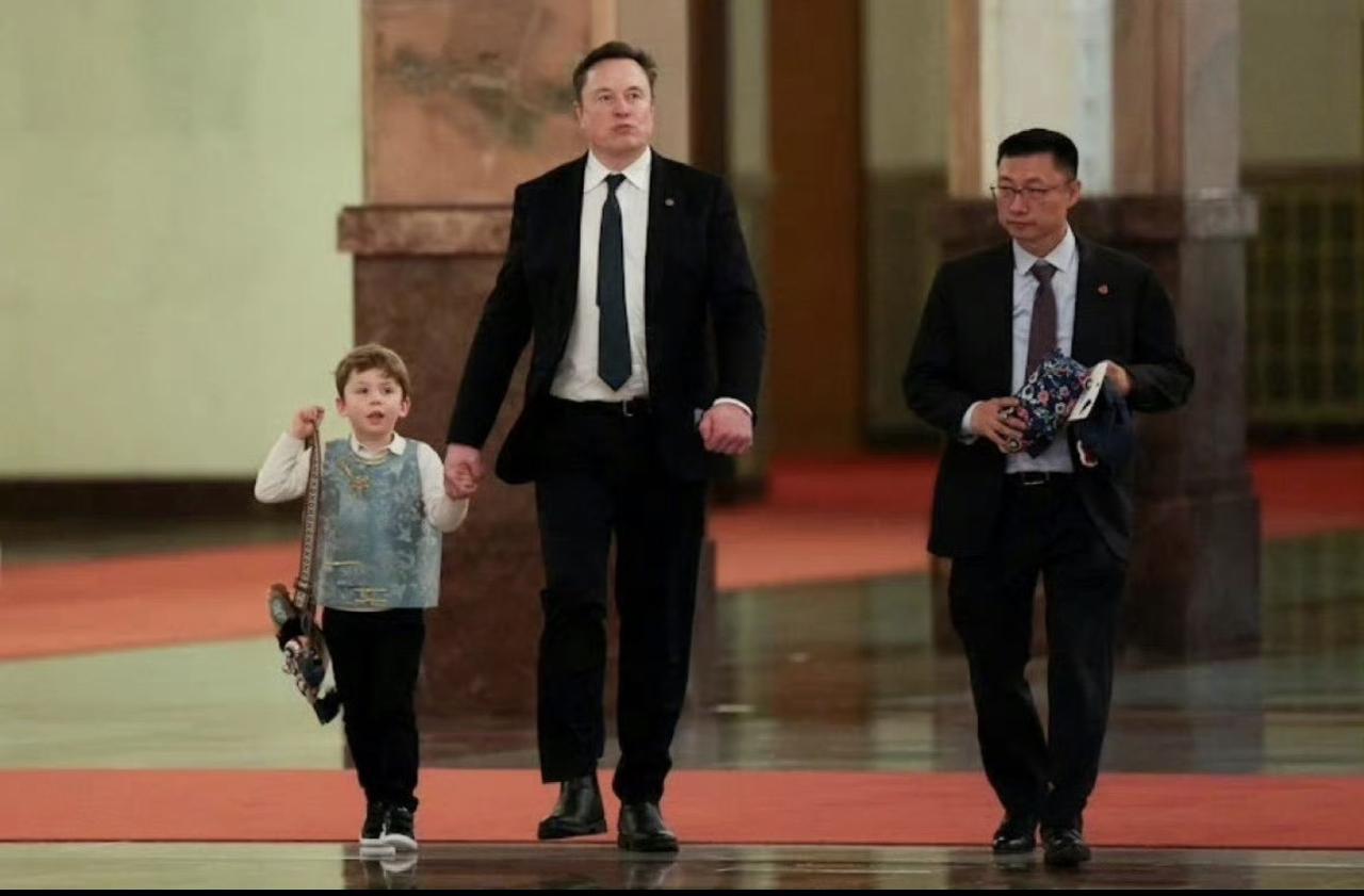 中美会晤，首富马斯克可谓抢尽风头，把小儿子带来了，雷军都化身迷弟！

马斯克真的