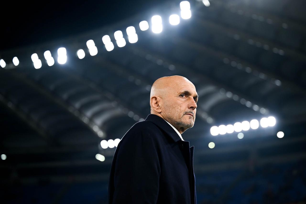 斯帕莱蒂的新合同条款取决于本赛季的最终成绩。（进不进前四都续）

如果尤文图斯获