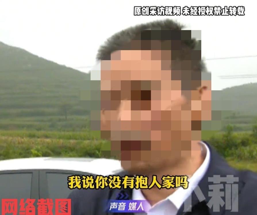 河南平顶山有男子要订婚。

此刻男子也是按照当地的习俗准备了彩礼，只是快到准备好