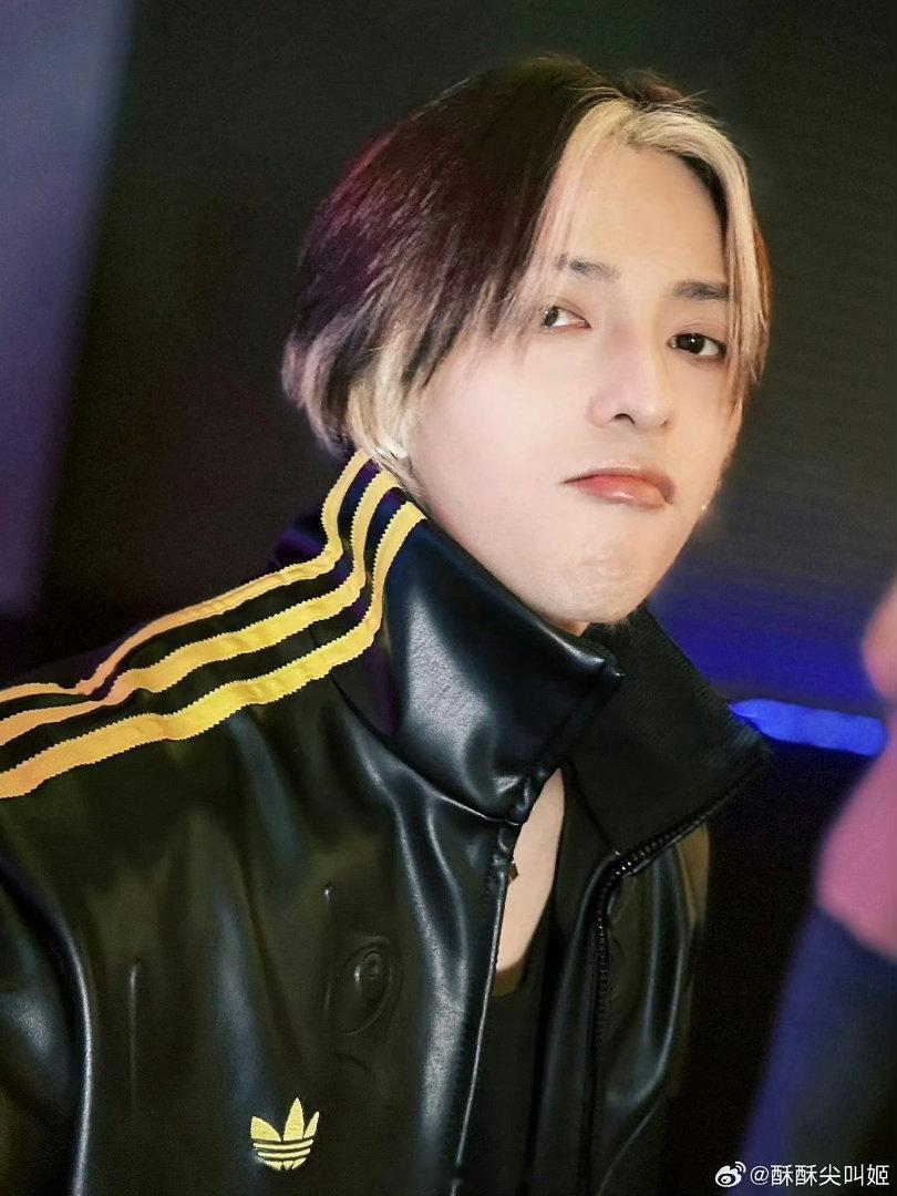 符龙飞生日和新歌同时到来符龙飞生日新歌double惊喜 琵琶调味太正了，呼麦那段