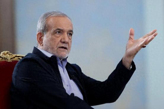 不等美军了，哈梅内伊率先行动，连抓多名高官，他已做好最坏打算
 
当地时间2月1