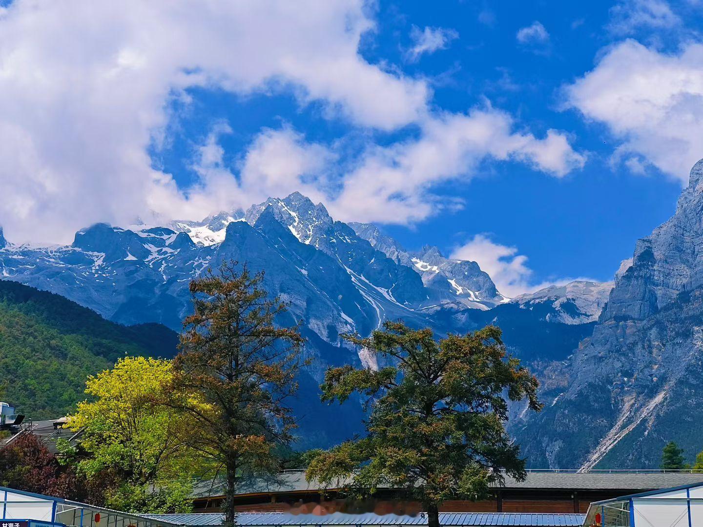 下周值得关注的板块。一、小金属板块，该板块上涨的原因就是稀缺涨价，最近两天调整，