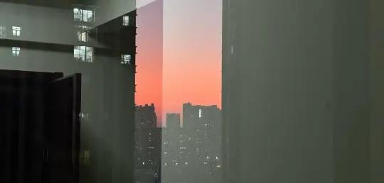 台风天前就是凉快啊
闷热的天气 台风