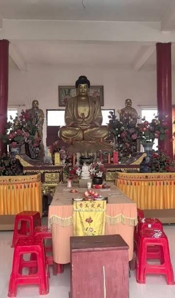 称念一声“南无阿弥陀佛”，福德已惠及家人身上，您无需再为自己或亲人担忧，因为佛光
