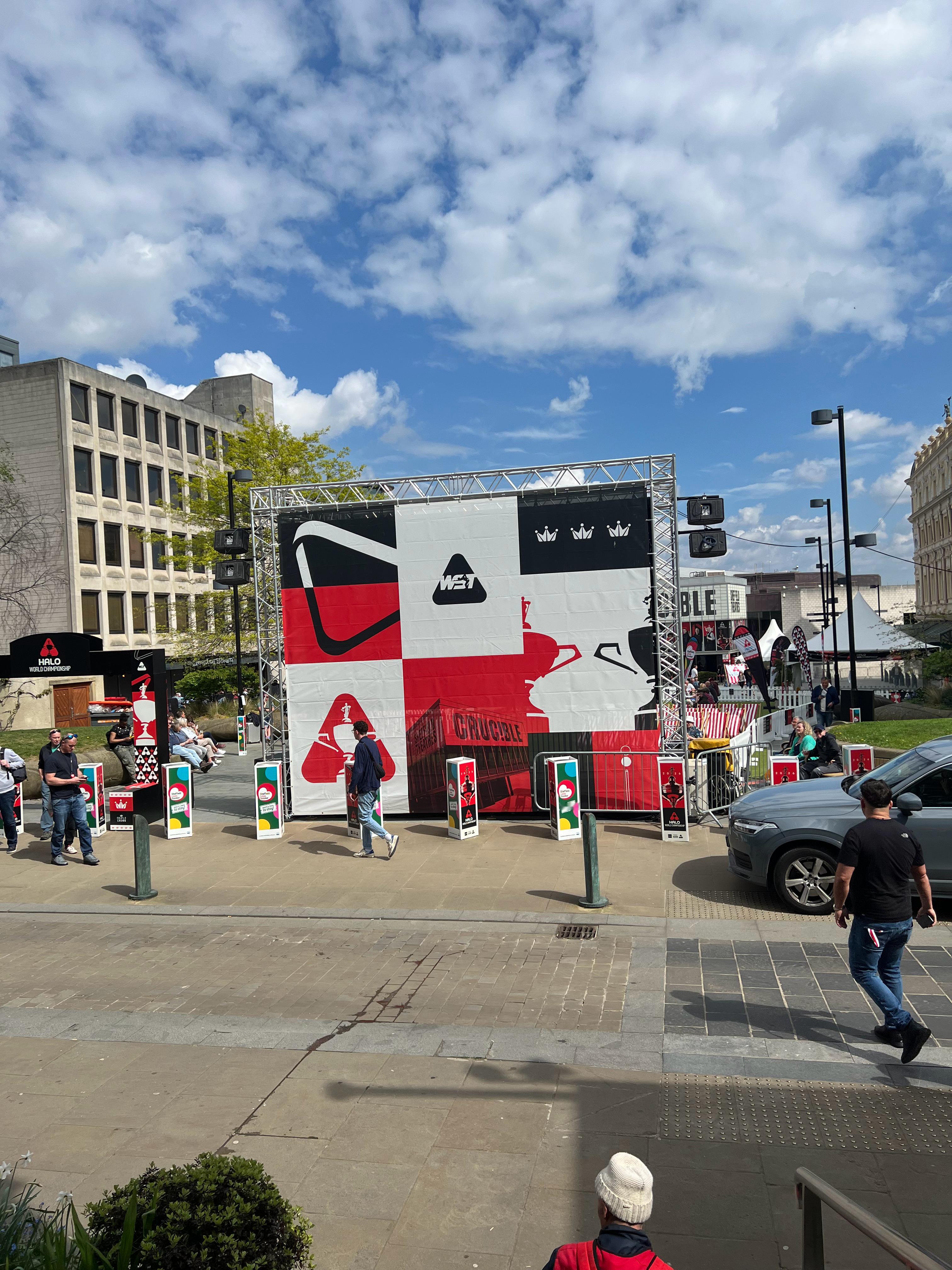 2026斯诺克世锦赛 BBC温室花园～外面中间绿毯是大屏（在放火箭和各个球员的对