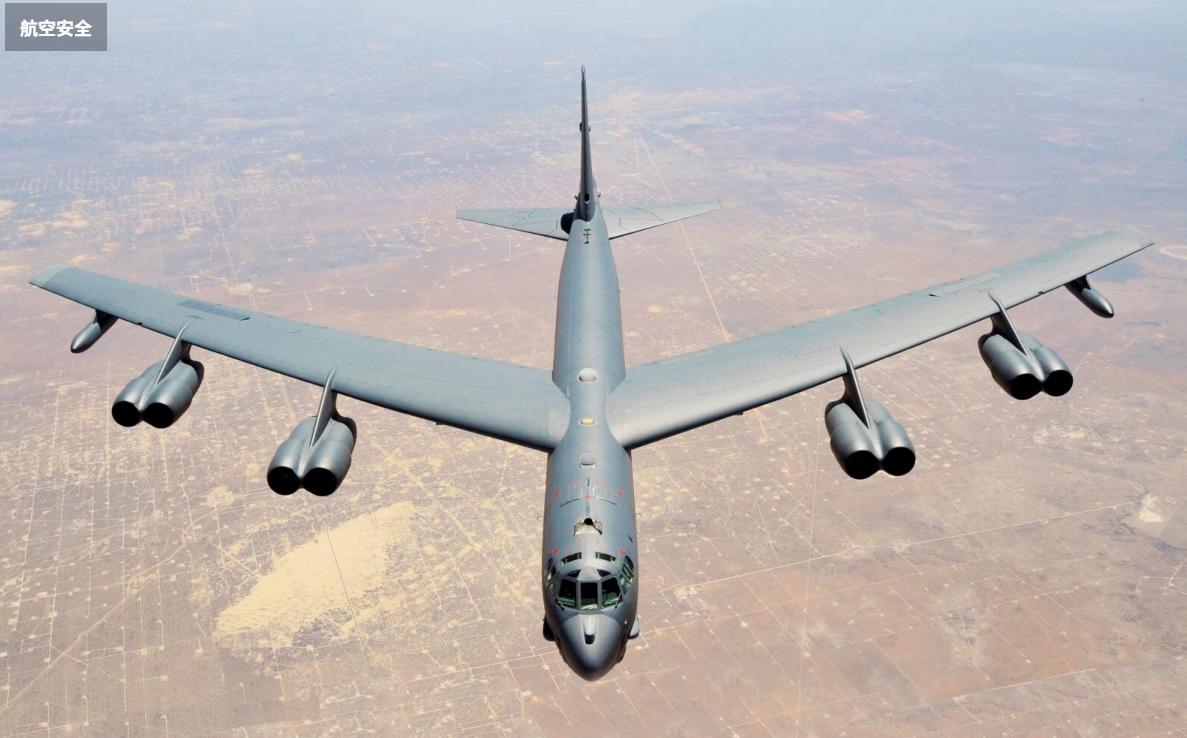 摔一架少一架！B-52在爱德华兹空军基地起飞后不久坠毁
 
美国空军一架B-52