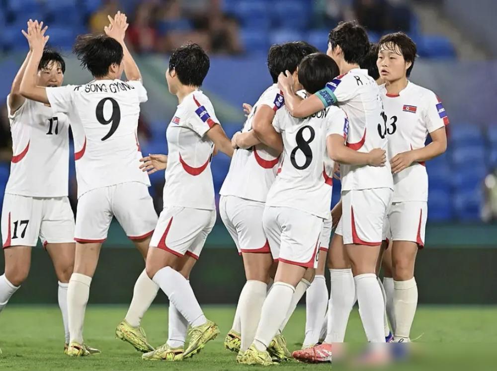 4比0，射门30比3。朝鲜姑娘把省队打成了筛子，世界杯门票到手。
数据不会骗人