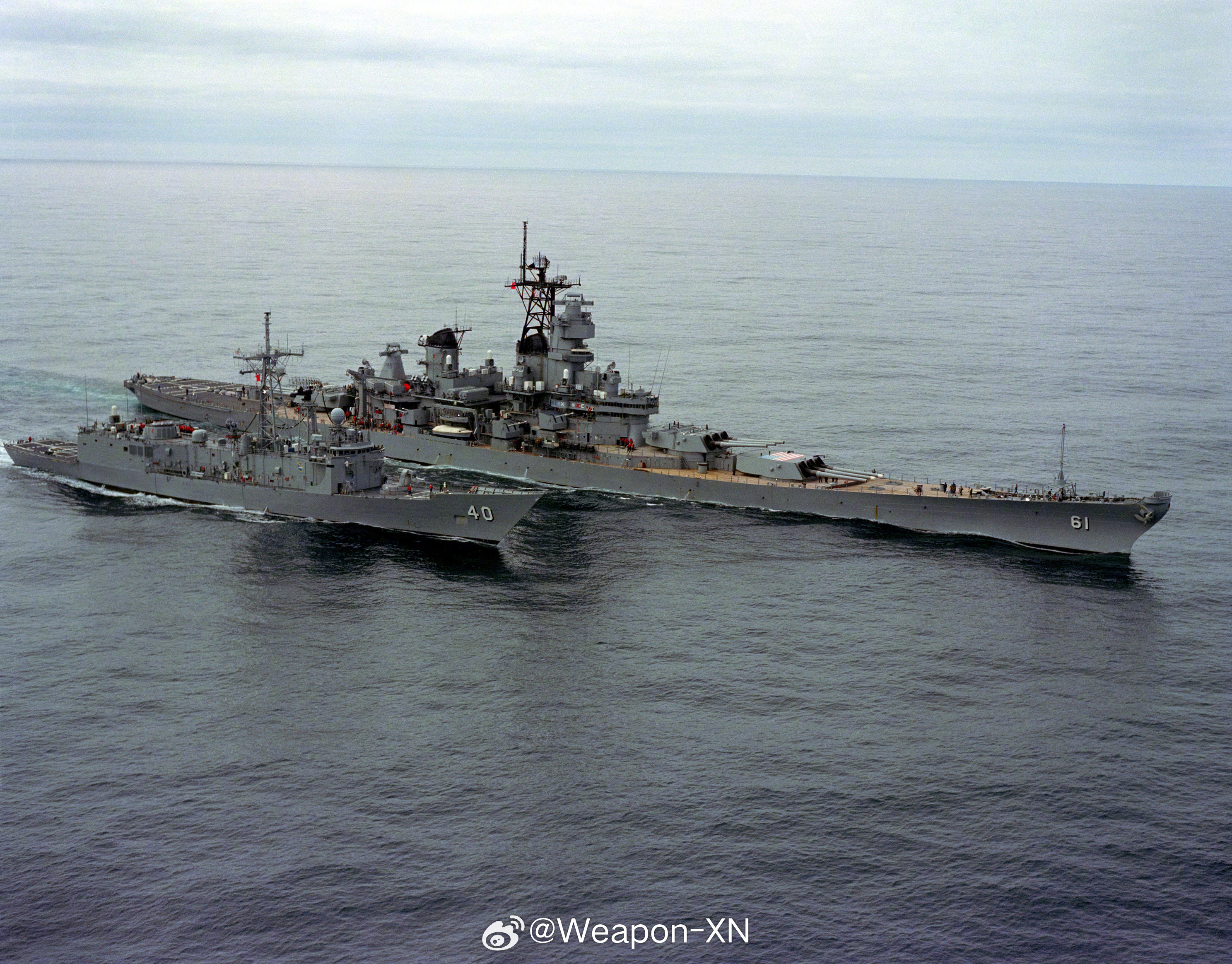 #兵器影像[超话]# 这么看的话，佩里级护卫舰的个头也不小——1985 年 9 