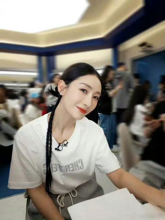 陶昕然被粉丝感动哭了不矫情不做作，情绪全是发自内心，这种真诚太难得了 