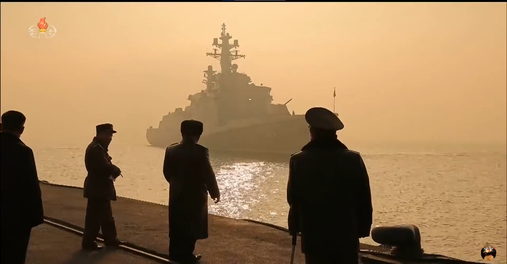啊，红海军，她在东方重新崛起。 