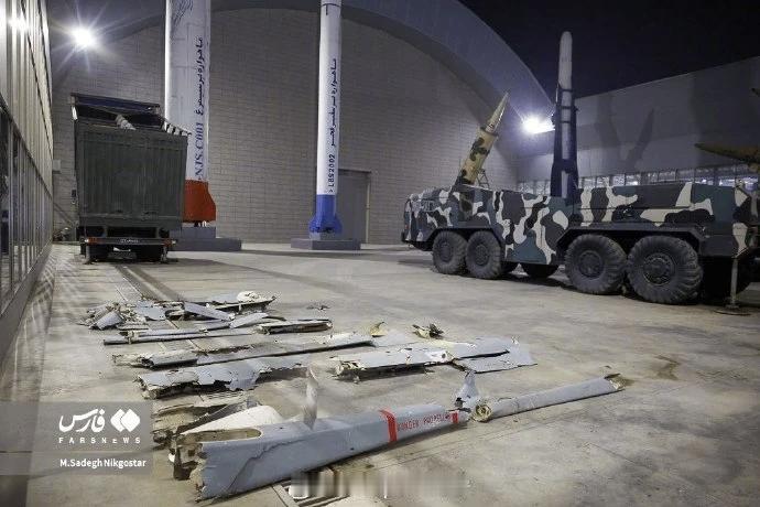 11月14日，据央视新闻客户端报道，昨天，伊朗伊斯兰革命卫队举行航空航天展览会，