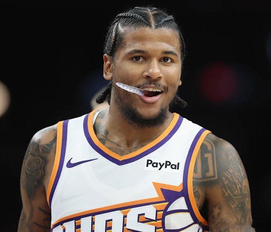 菲尼克斯太阳  今日NBA官方宣布，太阳￼后卫杰伦·格林￼因在打断队友的电视直播