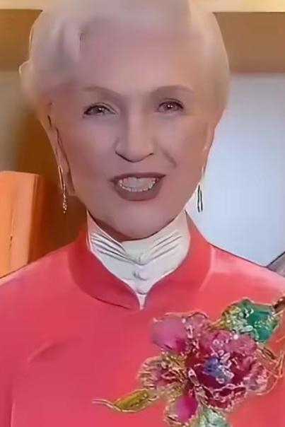 突发！世界首富马斯克的母亲梅耶，在社交媒体上公然表态：中国在公路、隧道、建筑、基