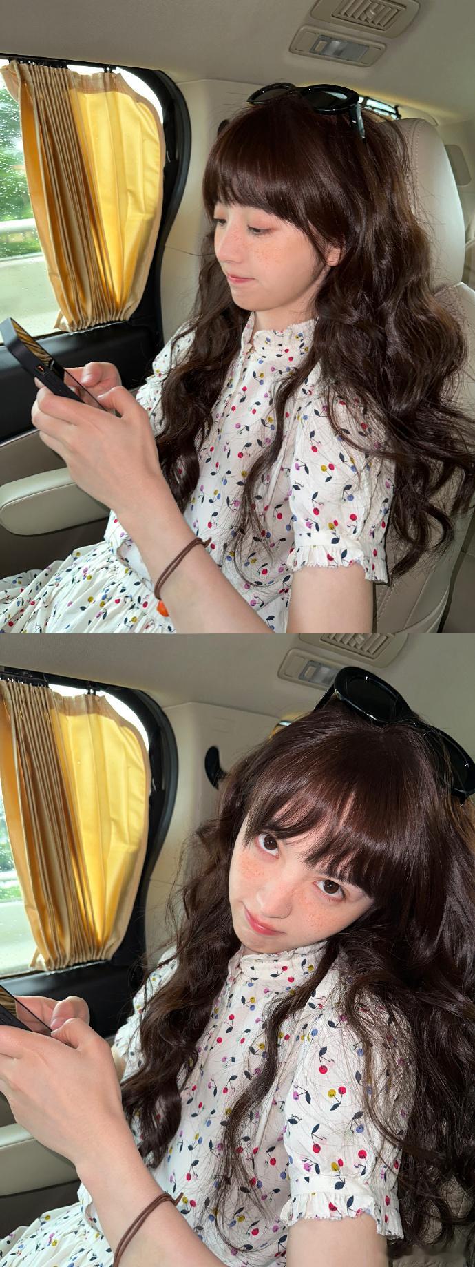 明媚直率元气满满，拍戏搭档氛围轻松融洽，默契感轻松拉满，太适合一起合作啦谁不想急