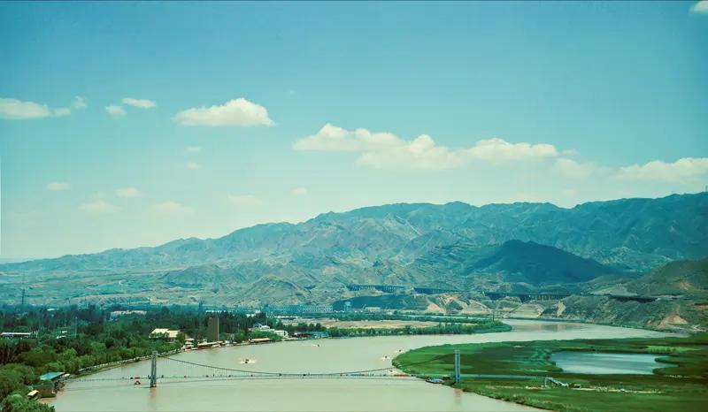 宁夏投资优势项目不少。从近期动态看，厚生记食品枸杞叶综合利用项目、宁德时代新能源