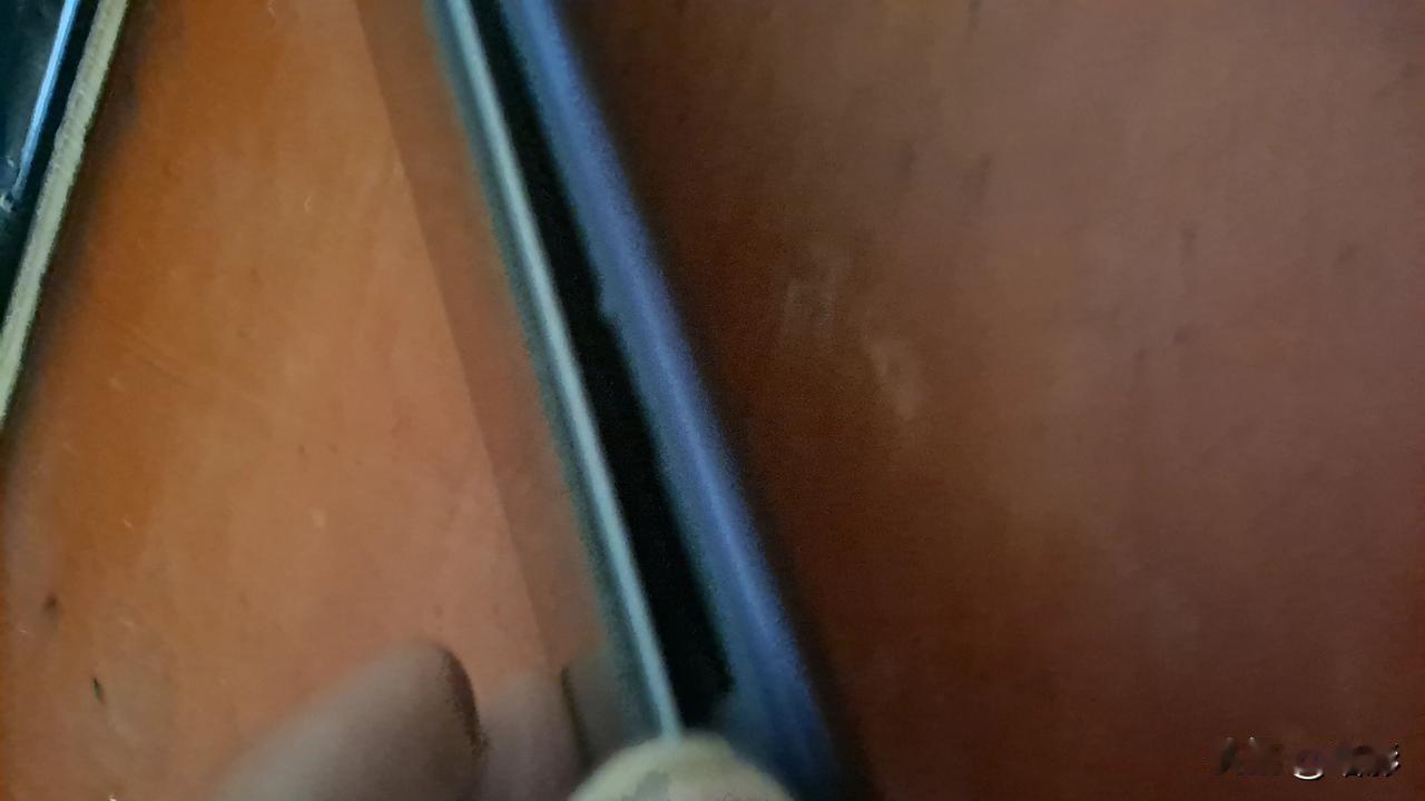 手机屏幕太大，手机太薄了真不是件好事。买了快四年的“爱哭Z5”终于出现了问题！手