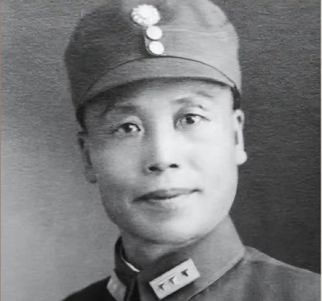1938年徐州，日军30万精锐将60万国军死死困住，眼看插翅难飞，李宗仁几乎绝望