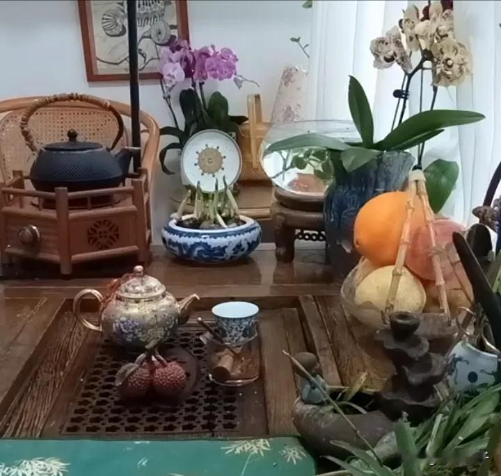 柴桑大姐透露新渭′消息！
认亲之初，
老杜找了律要与许敏合谈，
那个律不是兀律，