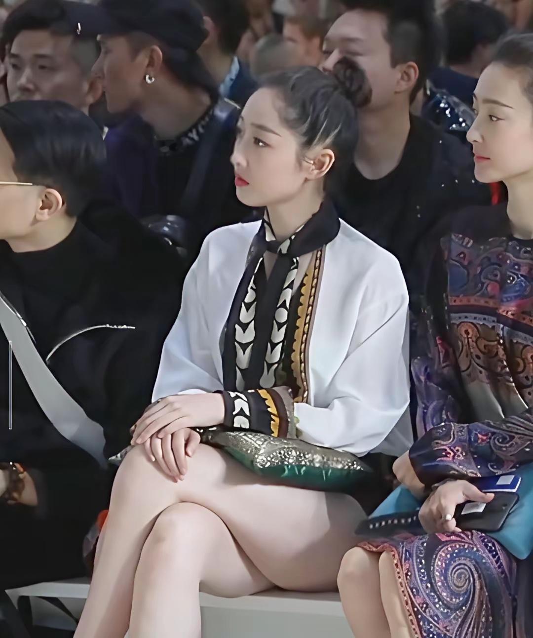 蒋梦婕确实白，怎么跟白百合长的一模一样，王珞丹，白百合，这又出一个新生代一样样貌