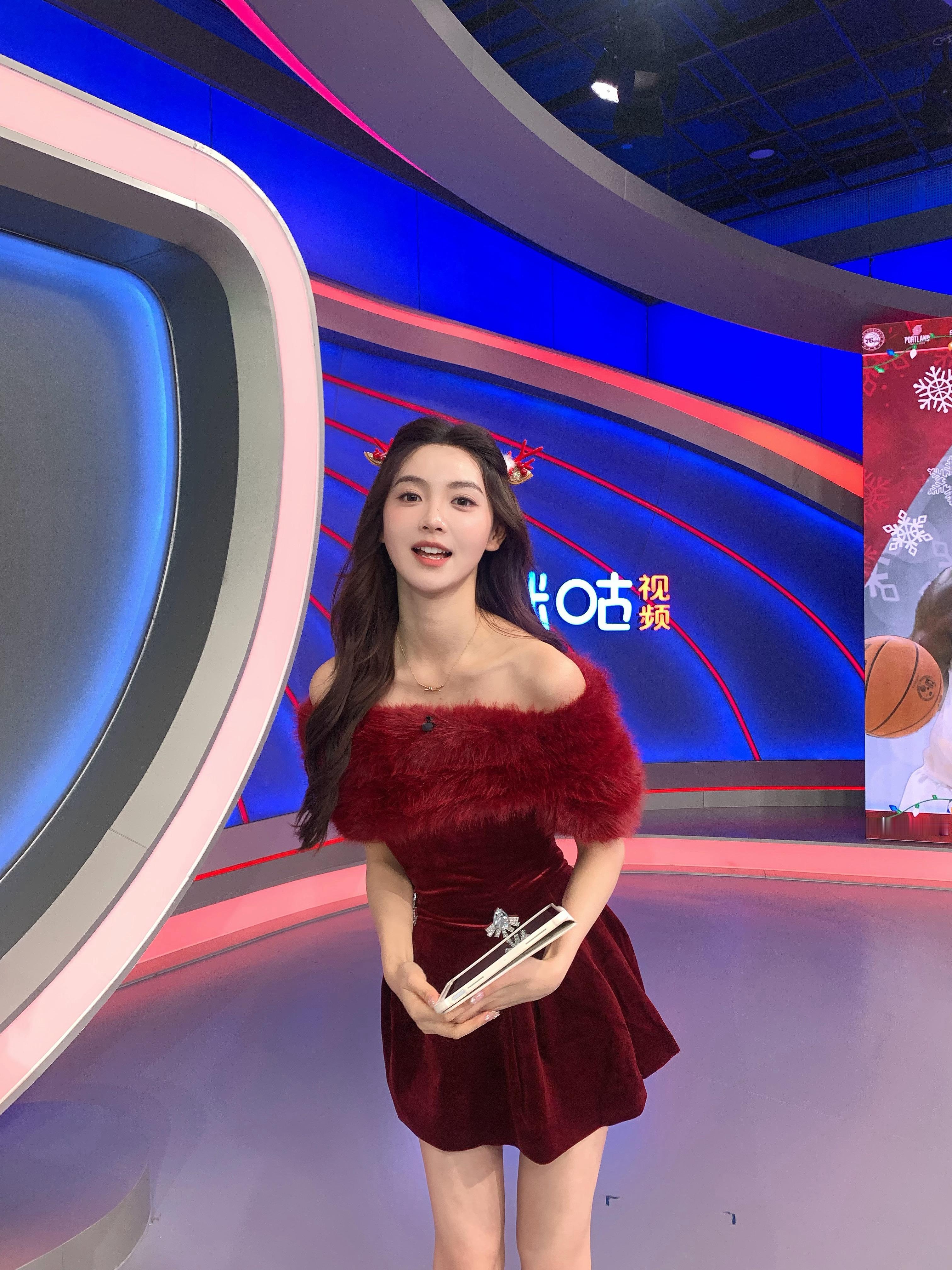 金佳悦 圣诞主持碎片～🧑🎄 