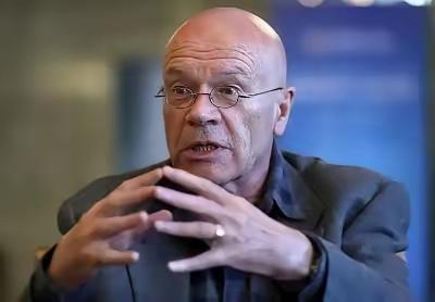 马丁·雅克戳破真相：美国针对中国的“原罪”，竟是没被西方同化？
 
英国学者马丁