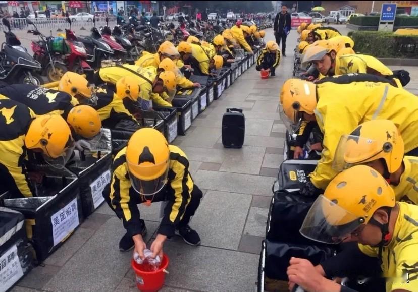 北漂十年的老阿姨切身感悟！
在我眼里，越是觉得没出路、手头拮据的时候，反而越该往