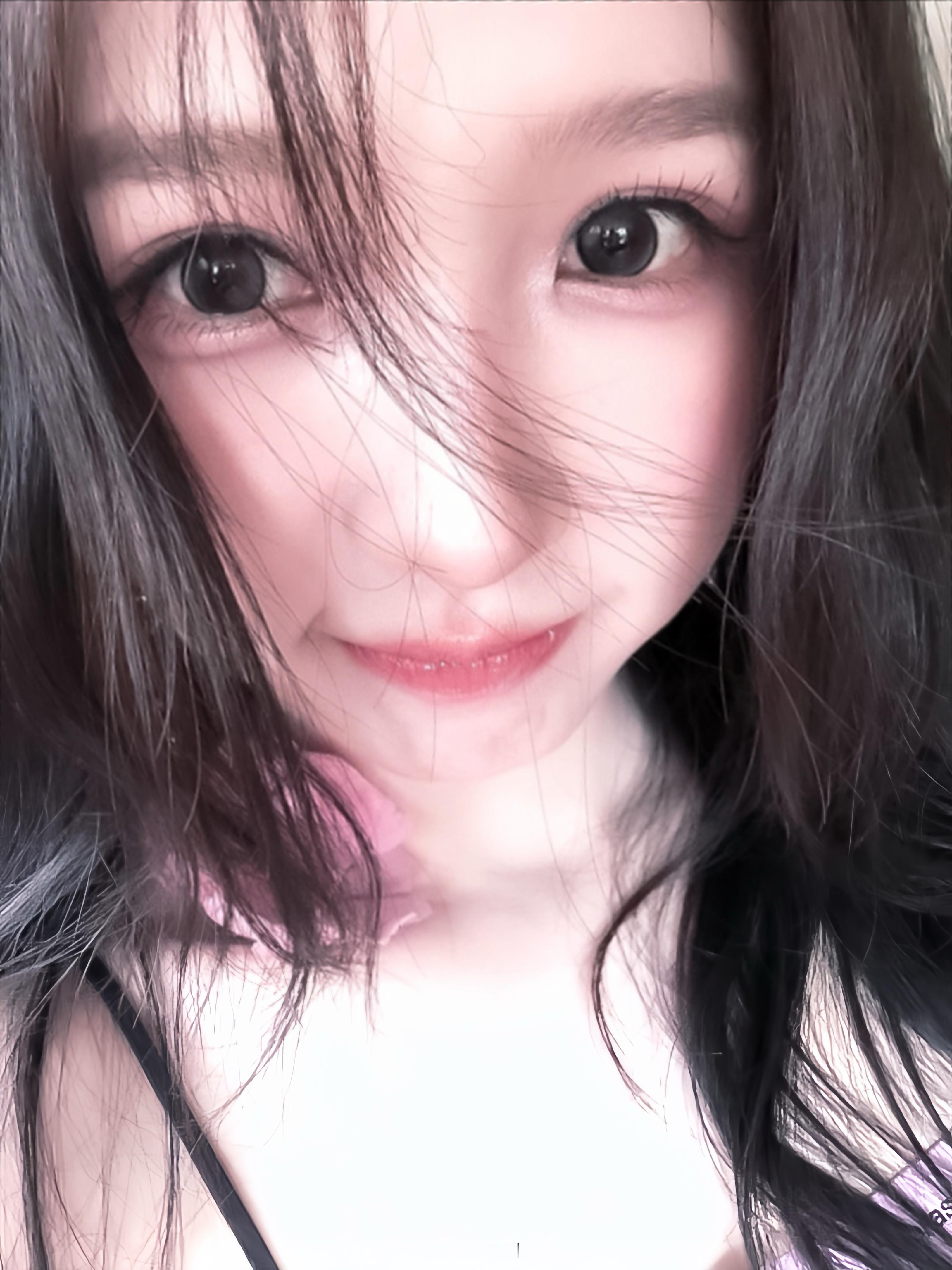 我的超话卡册✨虞书欣中餐厅✨虞书欣这世界 有精彩也有平凡的片段 全力以赴过就足够