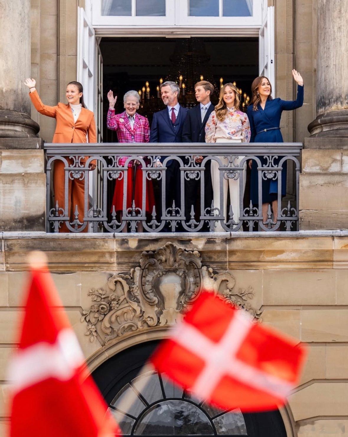 丹麦王室 🇩🇰5月26日，弗雷德里克十世国王庆祝57岁生日。世界各国王室[超