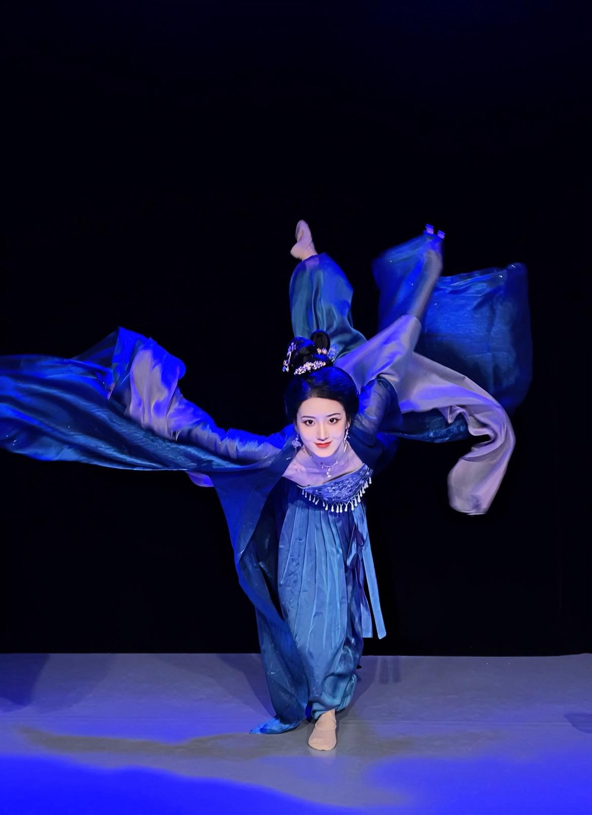 我难以割舍我们的情缘 思念让我对你沉吟至今 佳人曲