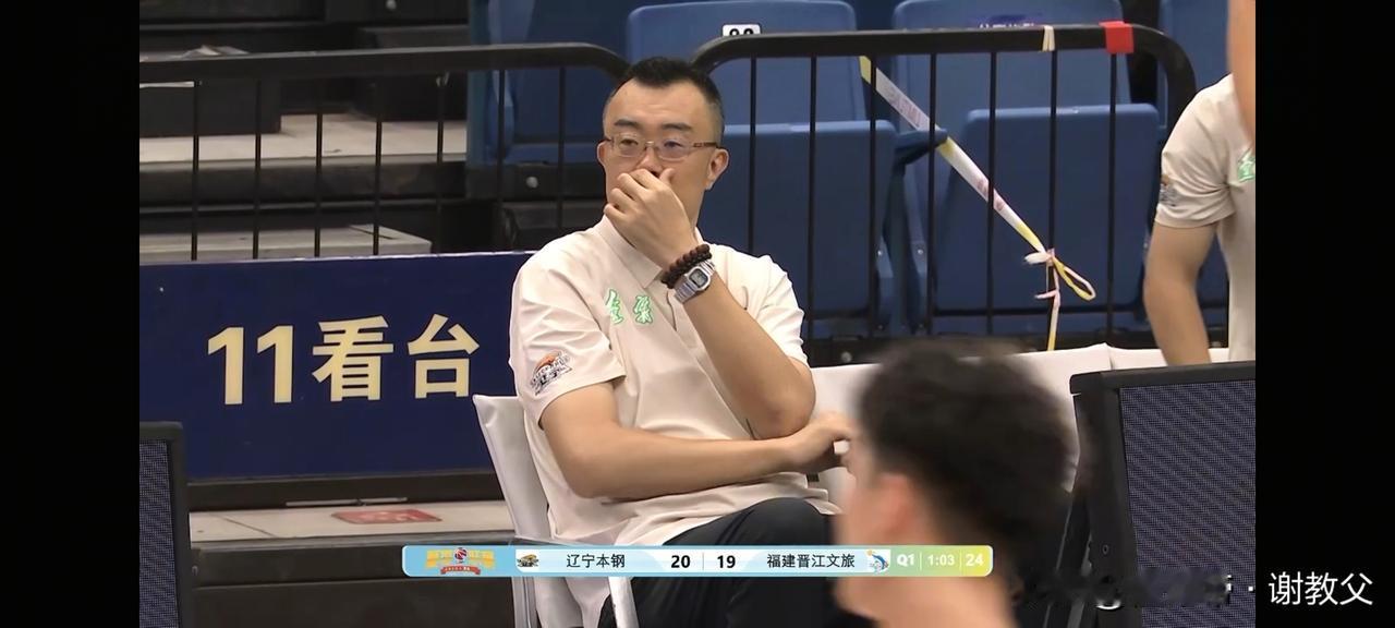 韩德君压阵掌舵，小刘总捡到宝！辽篮开启青春风暴，段睿骐出球果断球商在线，从容淡定