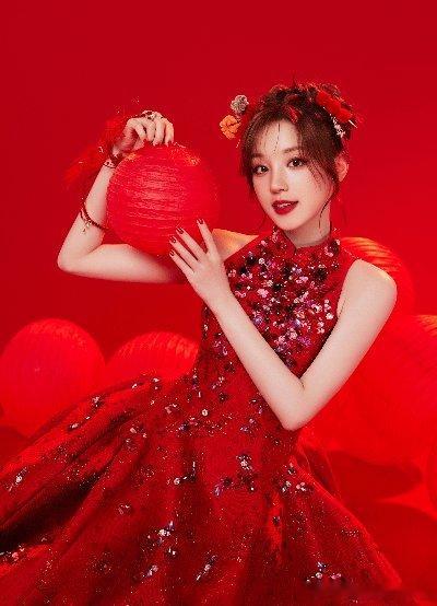 央视春晚四大美女  四大美女惊艳亮相，各美其美，或端庄、或灵动、或妩媚，为春晚增