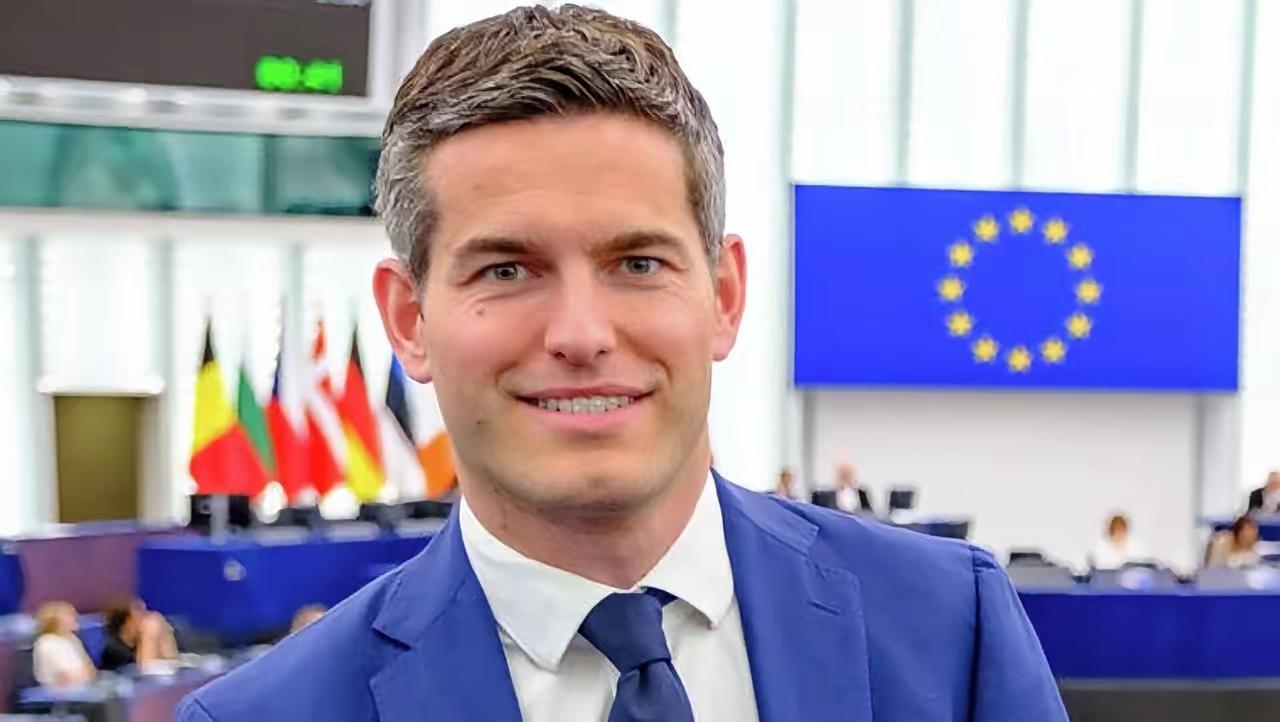 中方或失去安世半导体，荷兰新外长对华更强硬，计划祭出一个前所未有招数！

​近期