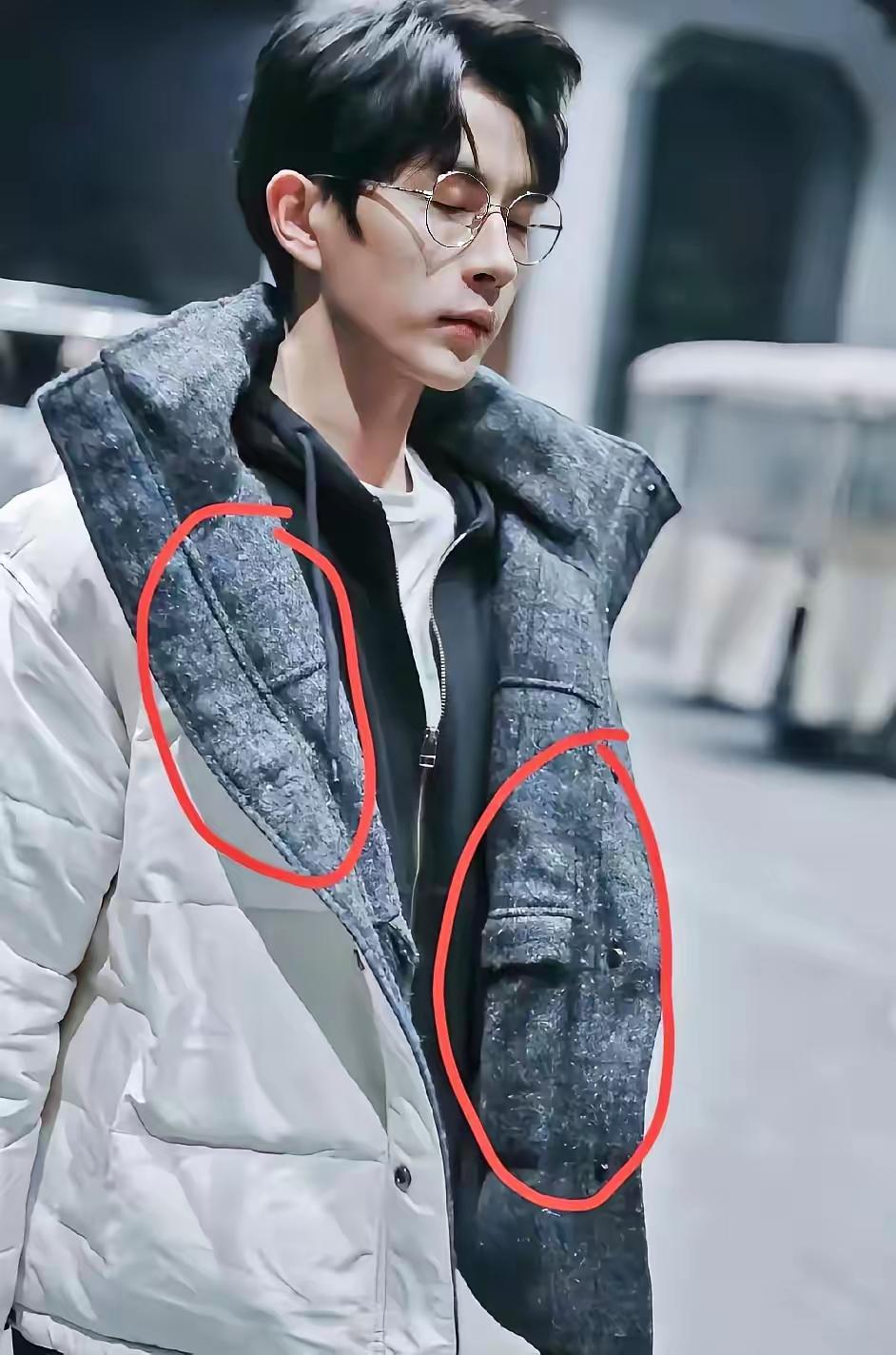 细节见人品，我算是信了！
 
一件白色棉服 藏着最真的底色
内里布料起满了球 一