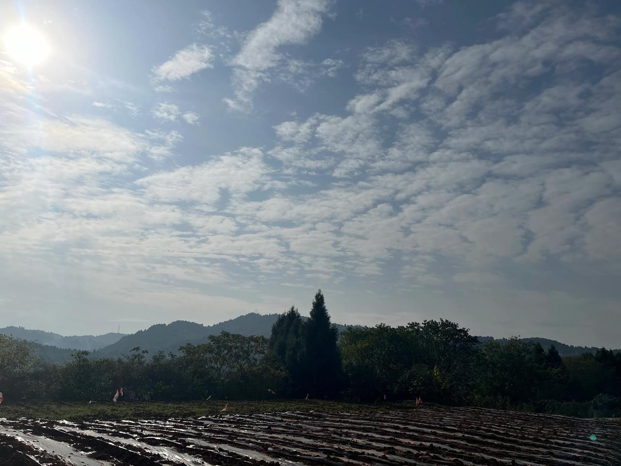 天高云淡，绿水青山，大美人间