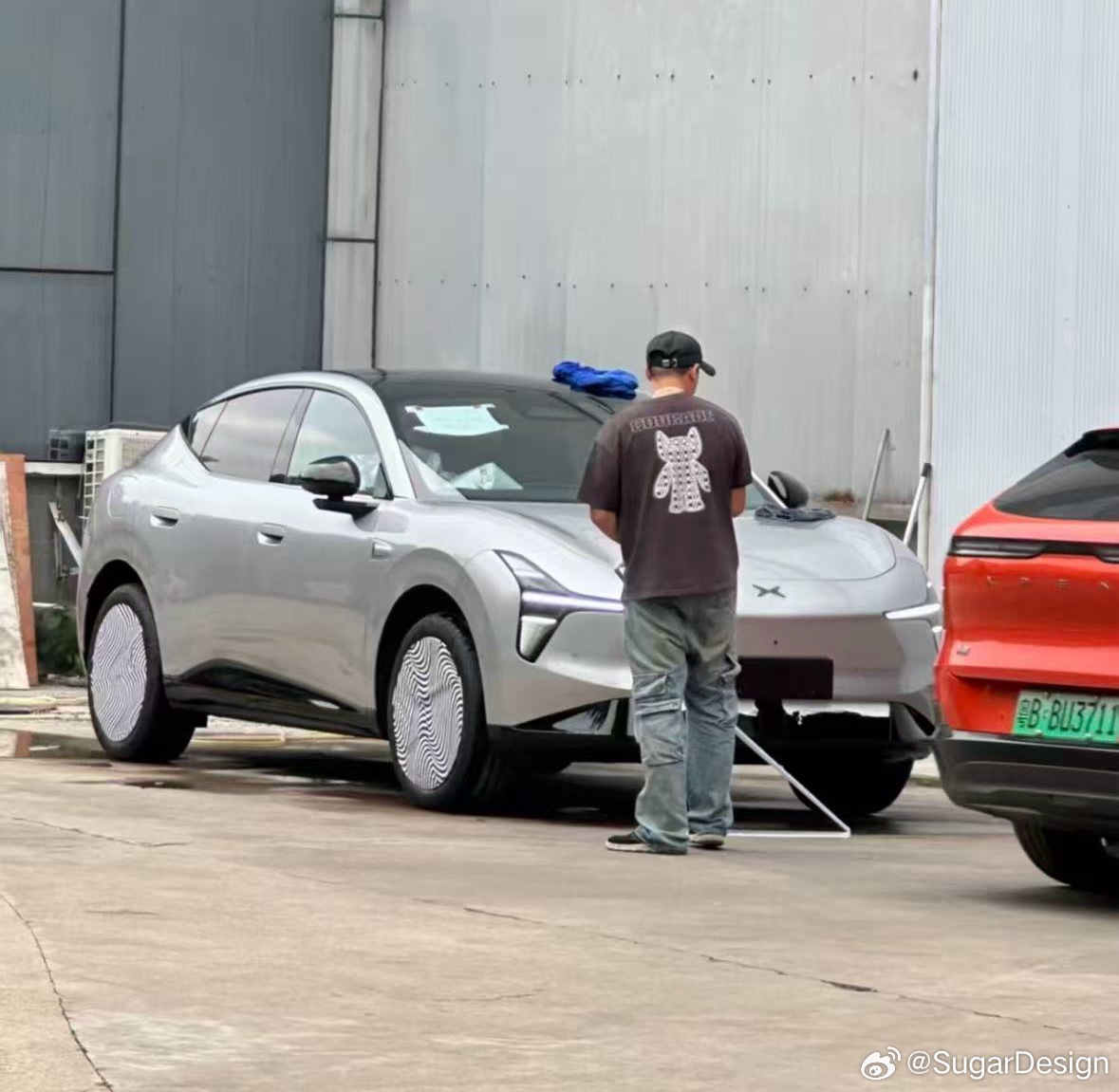 小鹏Mona SUV 无伪装图来了车灯有点参数化渐变的味道挺好看的