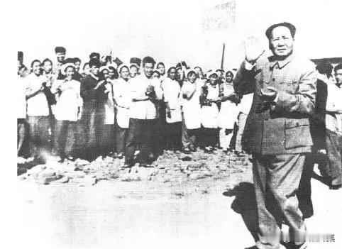 1959年9月24日上午约9时，毛泽东主席在视察邯郸期间，于邯郸国棉二厂（现邯郸