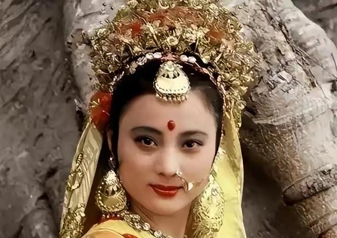 1997年， 李玲玉 嫁给犹太富豪杰瑞，新婚夜，李玲玉开玩笑地说：“你就不怕我嫁