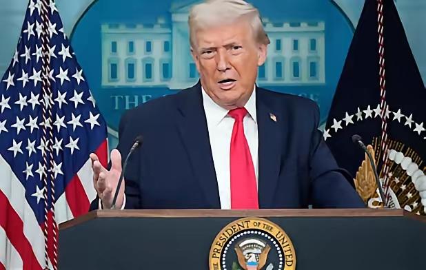 特朗普曾在一场闭门筹款活动中撂下狠话：若中国大陆敢对台动武，美国将毫不犹豫地把炮