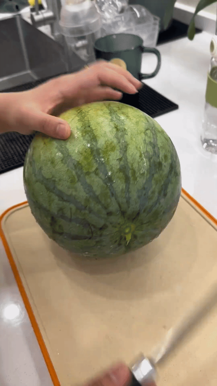 这群可恶的奸商，我得让他们知道知道谁是刘华强！[流泪]