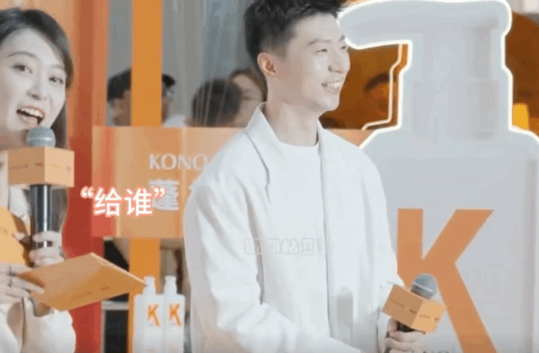 京队大小少爷营业，为什么受伤的总是肖指导？

同样都是卖洗发水的品牌方:

马龙