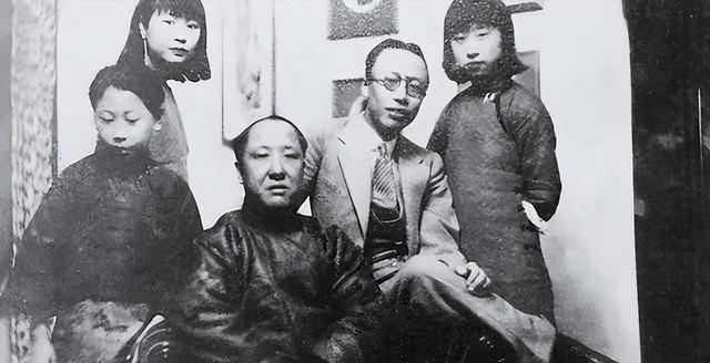 1950年，28岁就退休在家的清朝摄政王载沣，晚年以90万斤小米的价格卖掉了曾经