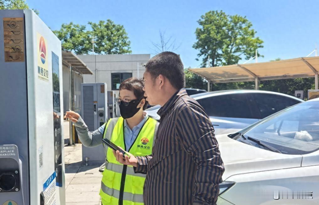 电车跑高速不排队了，充电10分钟能跑400公里，这事儿真靠谱吗？
今年五一，我跟