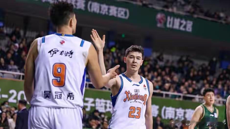 吴冠希赛季报销，广东引进李炎哲哲计划恐落空！
刚刚新疆男篮官宣，球队中锋吴冠希因