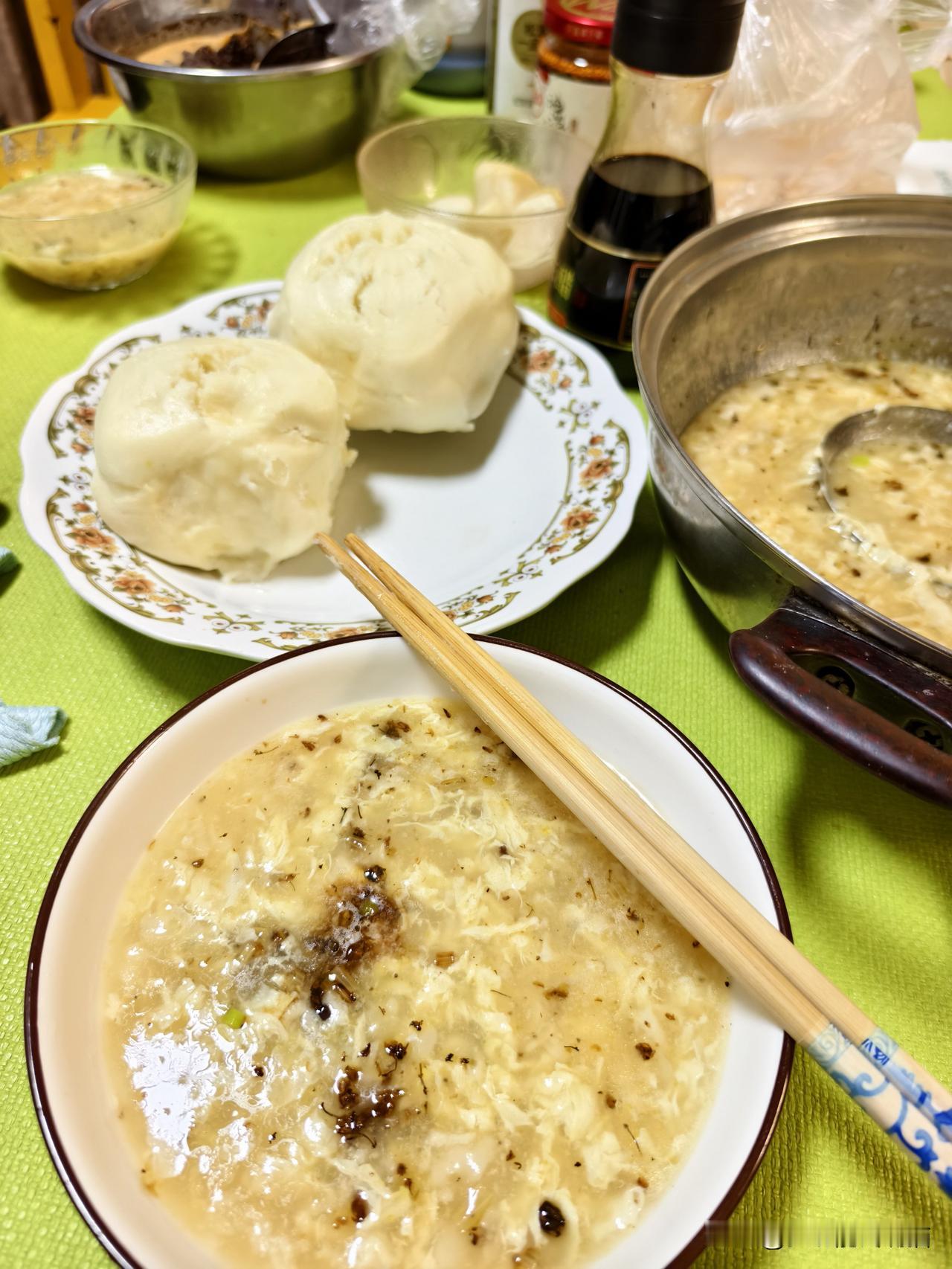 秋日生活打卡季 一顿简单的午餐，省时省力省钱，山西偏关特色美食“摘蒙花豆面拌汤”