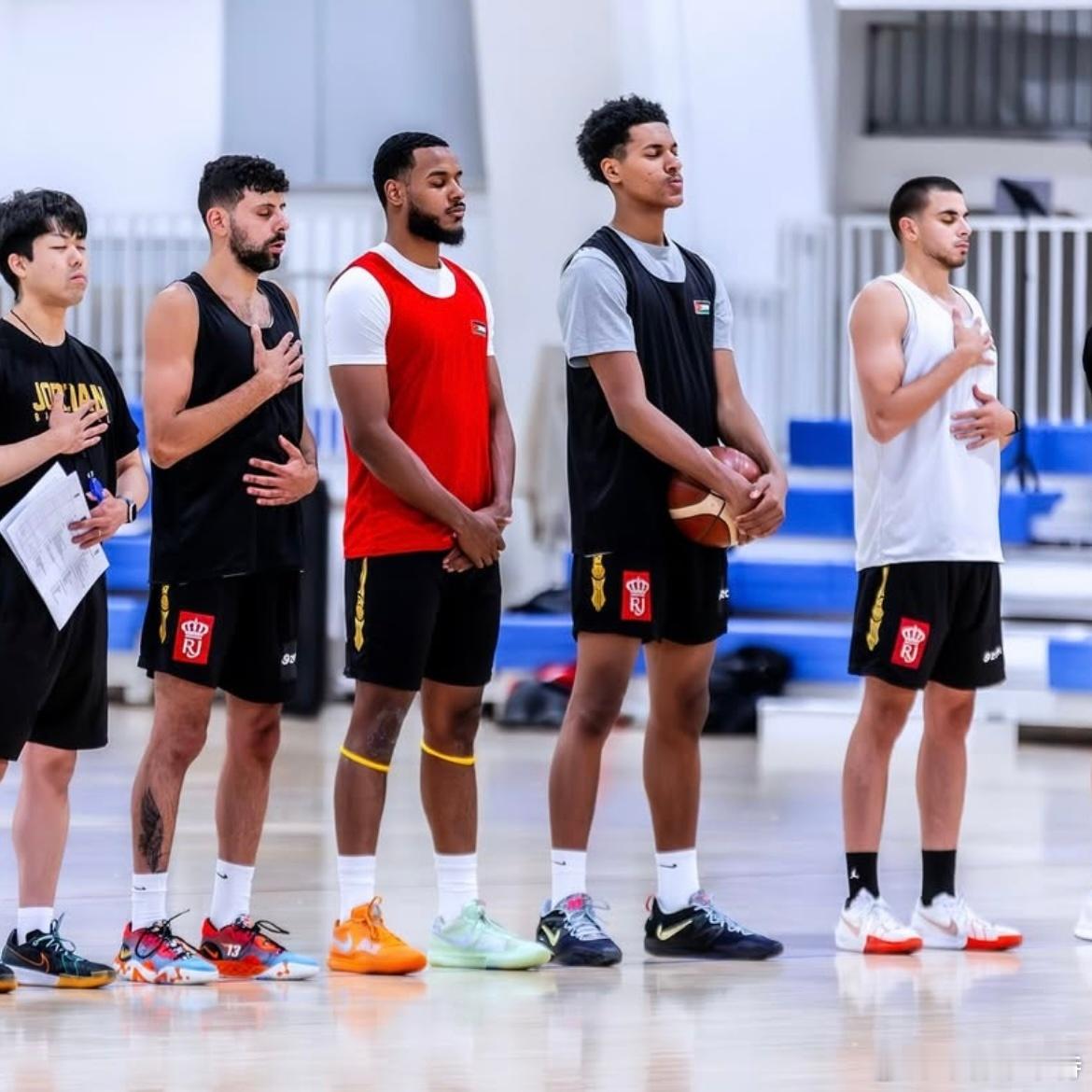 NBA名宿“大梦”奥拉朱旺的两个儿子，入选约旦国家队集训名单。如果最终成功留队，