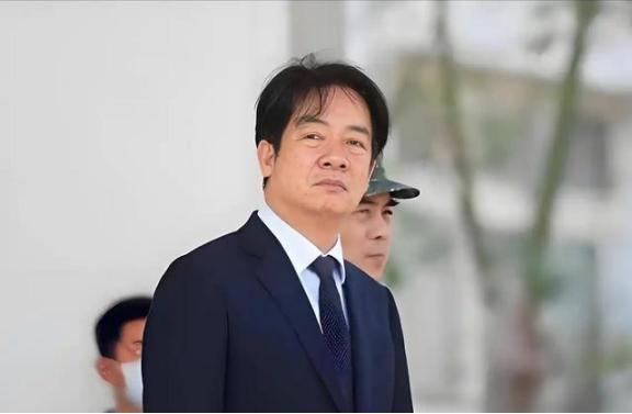 赖清德强拆蒋介石像，高喊“台湾不属中国”，国台办下定最终结局 。赖清德在我国台湾