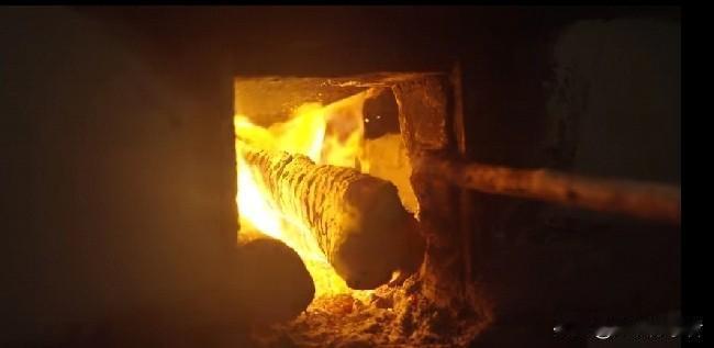 90后是最后一代喝井水烧土灶的孩子，见过真正的炊烟，喝过井里拔凉的甜水，手过土灶