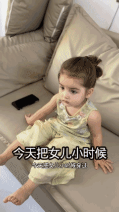 把宝宝小了的衣服捐一部分出去，让她全程参与 ……[灵光一闪]