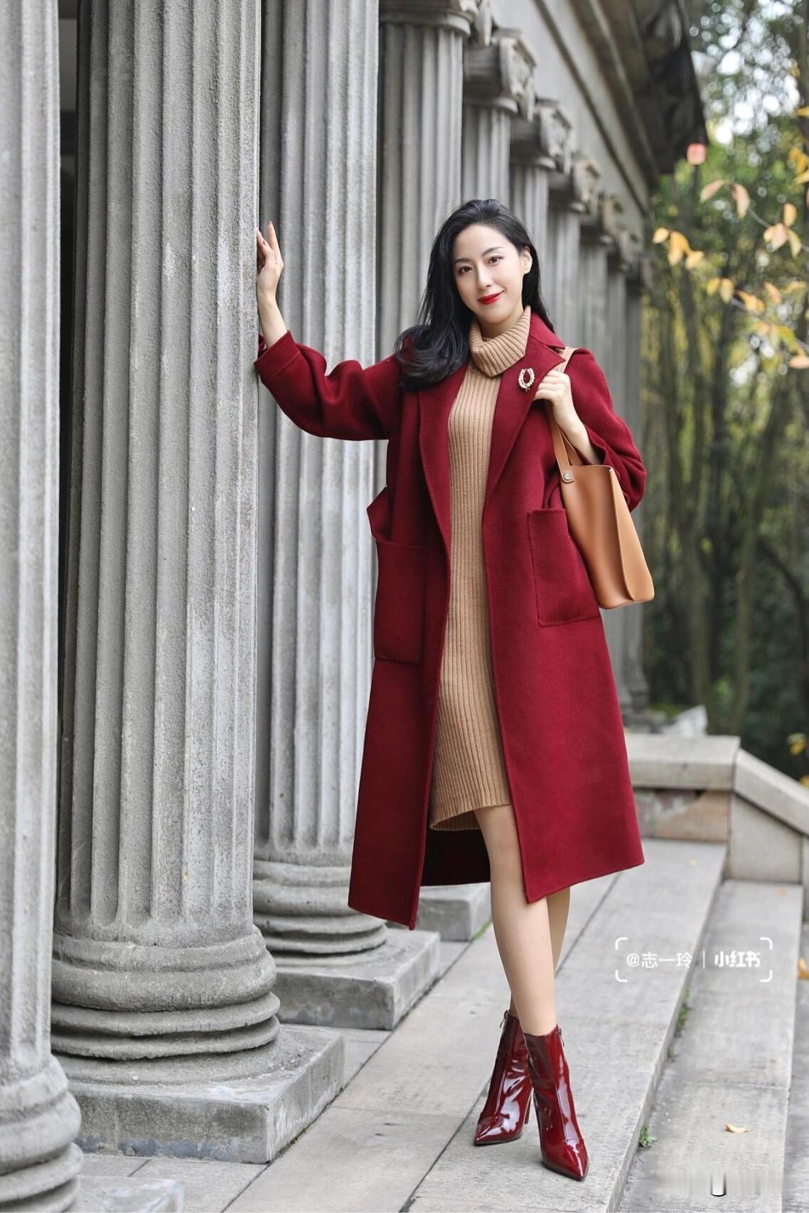 OOTD｜冬季大衣｜醉人心扉的波尔多红~||即将迎来双旦了~
红色的大衣很能拿捏