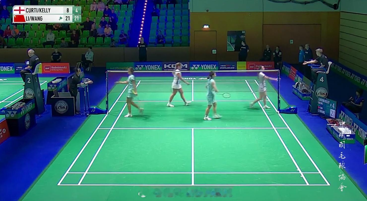 女双 1/8赛 鲍骊婧(8)/罗徐敏 8-21 4-21 布洛娃/坎特米尔202